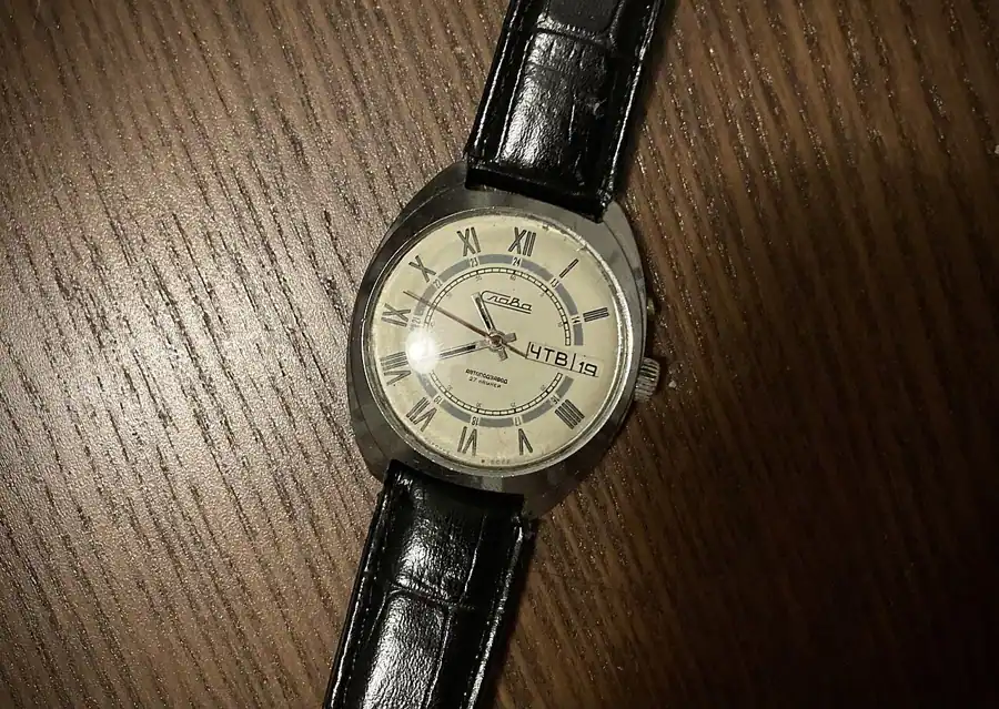 Часы Digital Hour eink